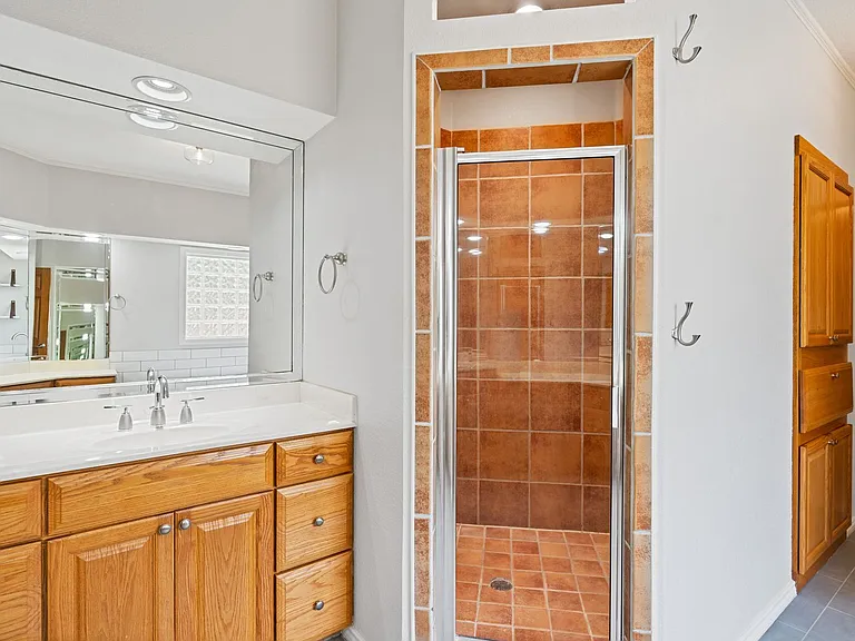 307 Echo Valley Dr — Photo 16
