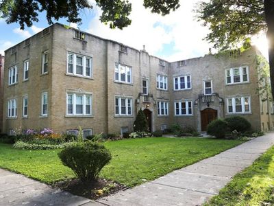 5656 N Maplewood Ave #P2, Chicago, IL, 60659