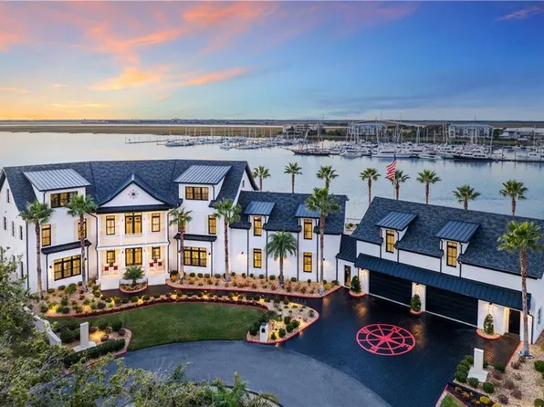 316 Yacht Club Ln, Saint Simons Island, GA 31522