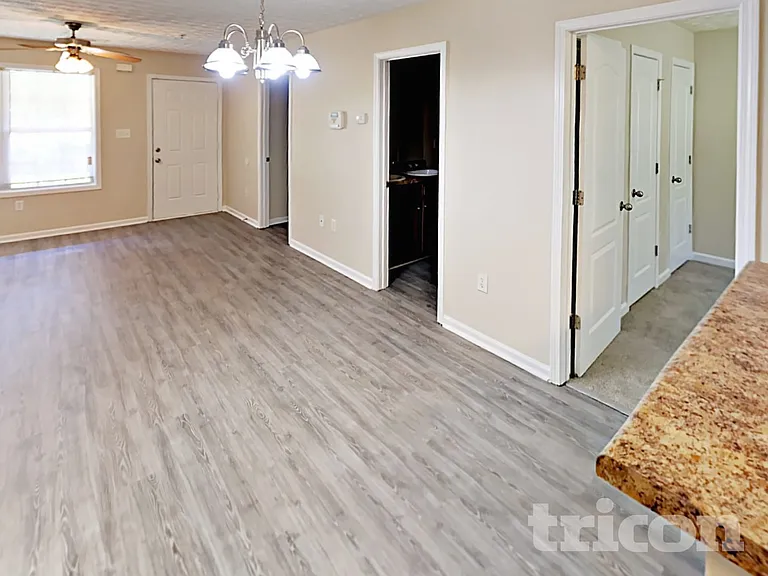 1047 Wedgewood Ct — Photo 6