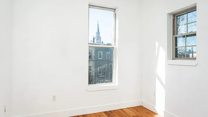 Rented by Nooklyn NYC LLC | media 44