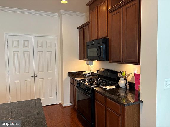 5th image of 109 Dresden Ct