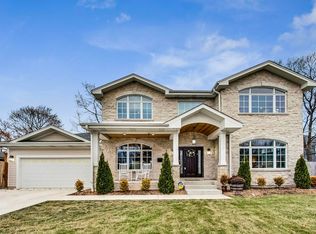 1614 W Oakton St, Arlington Heights, IL 60004