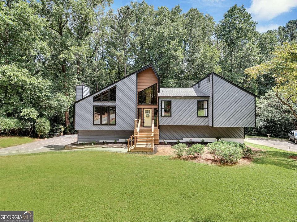 1st image of 2566 Rocky Springs Dr
