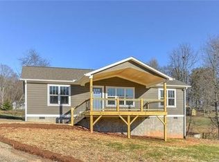 472 Morgan Rd, Candler, NC 28715