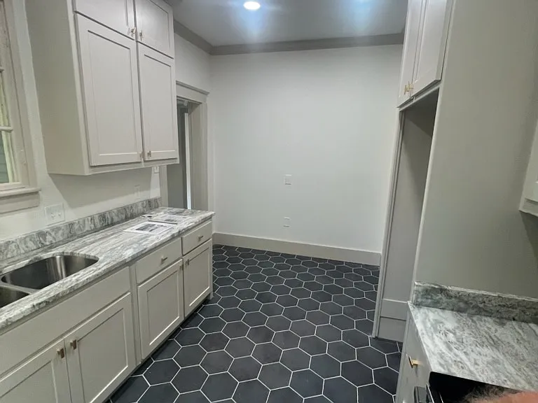 1108 N Monroe St — Photo 15