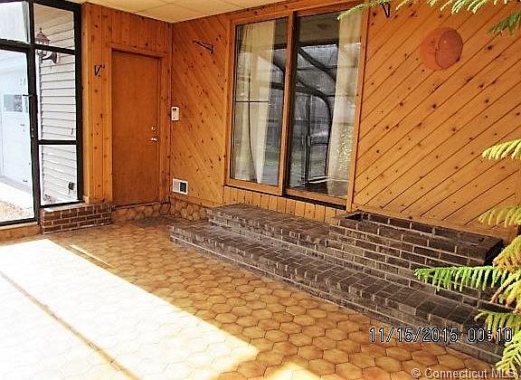 5th image of 38 Deforest Dr
