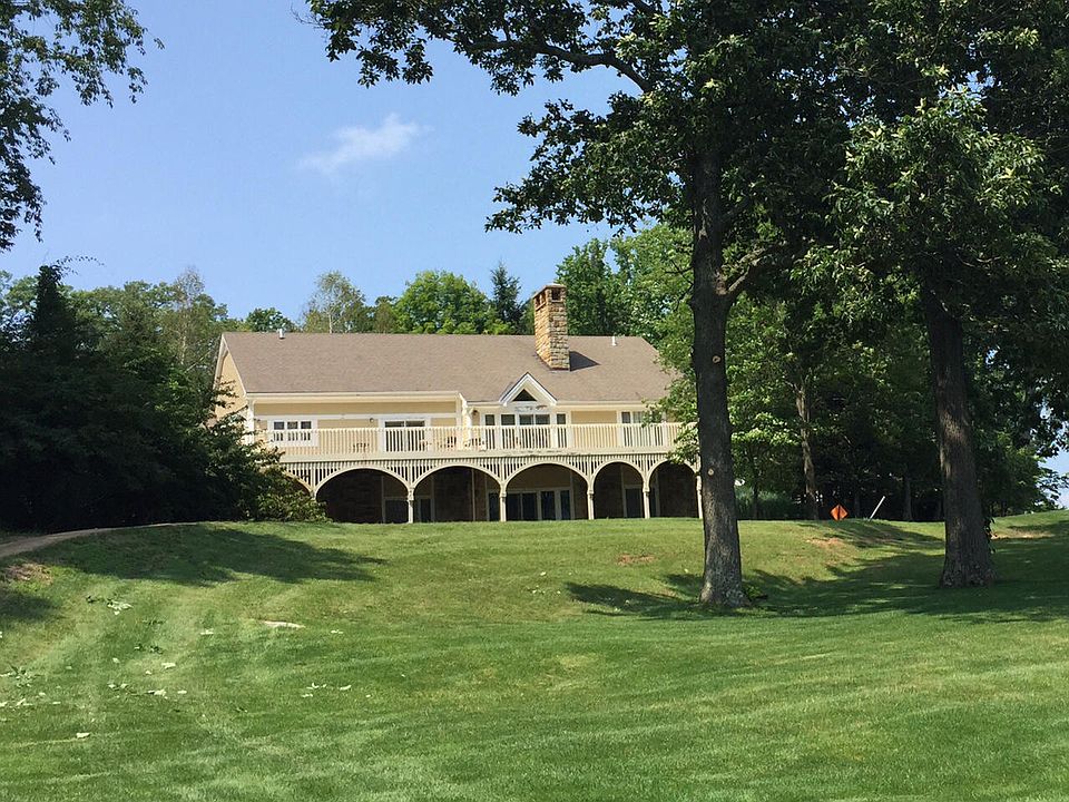 1st image of 420 Deerlick Dr
