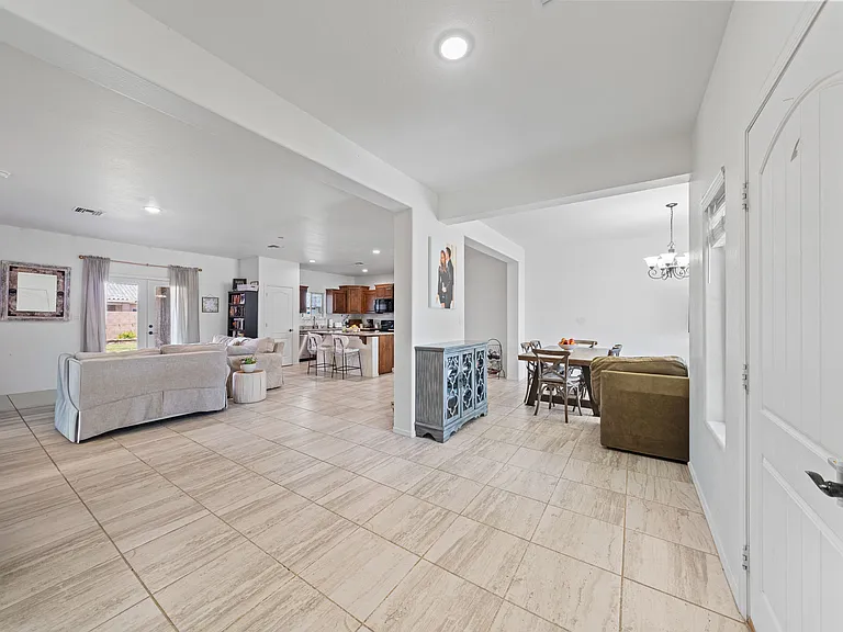 5904 E 45th Pl — Photo 7