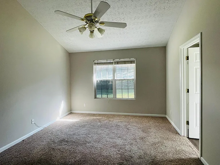 3142 Sentinel Cir — Photo 11