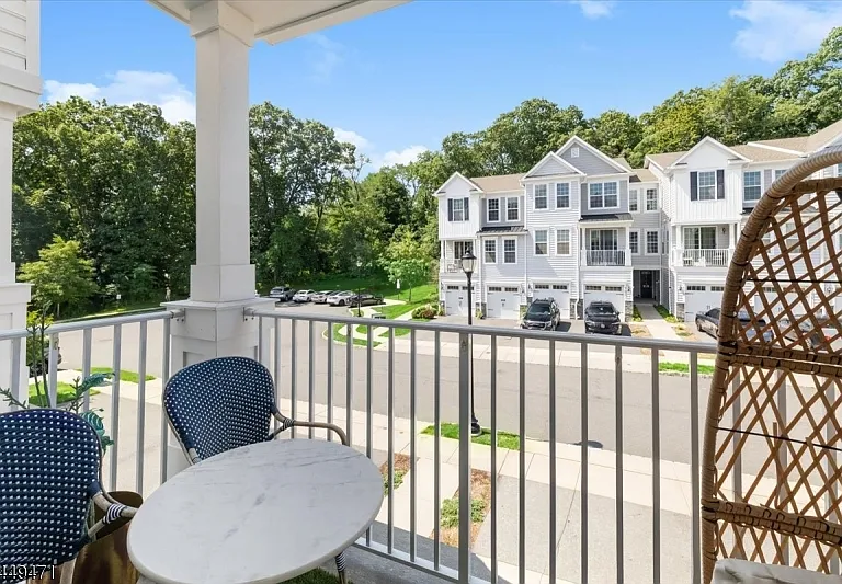121 Sequoia Dr — Photo 18