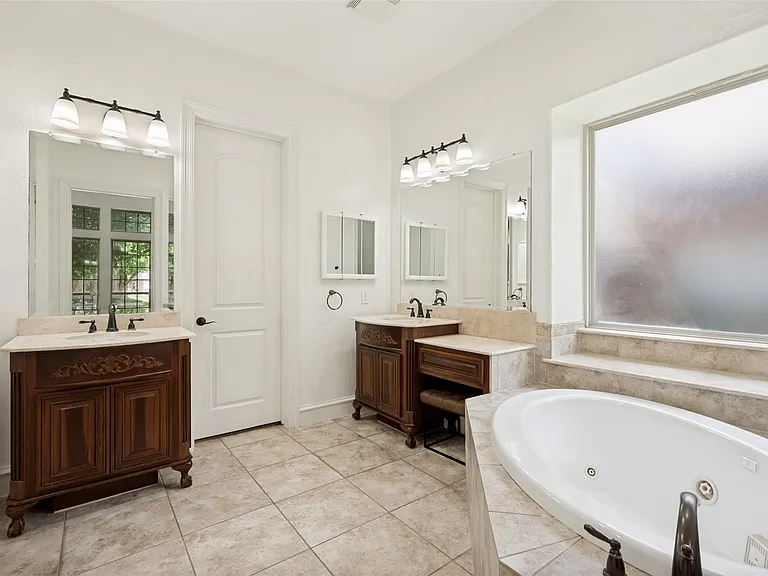 11292 Berkeley Hall Ln — Photo 10