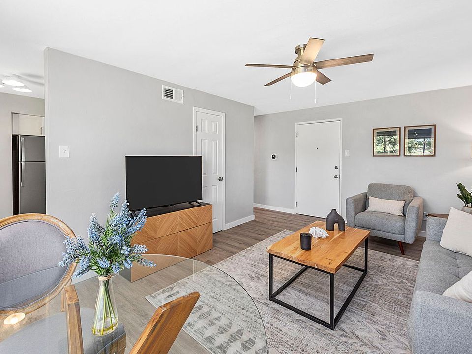 1st image of 7201-05 Gravois Rd #2T