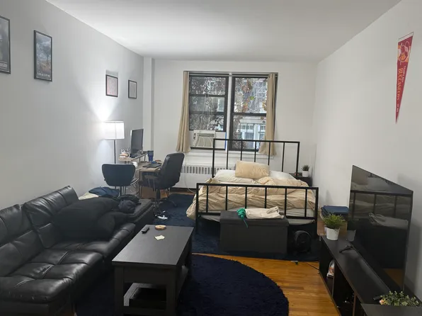 240 East 32nd Street image 1 of 8