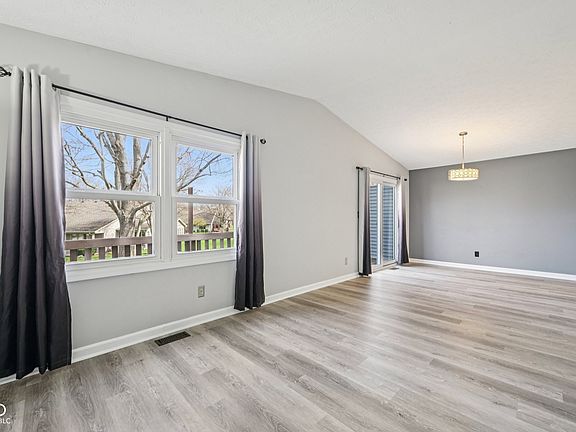 4th image of 7449 Prairie Lake Dr