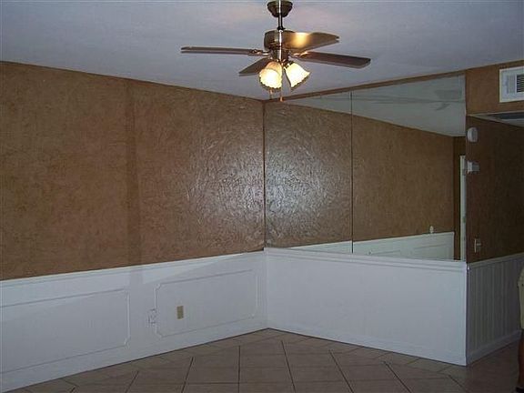 4th image of 1327 Avenue M 1/2