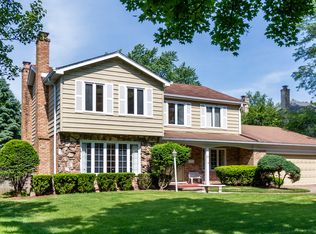 22 Sharron Ct, Hinsdale, IL 60521