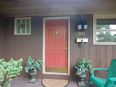 3 bed, 1832 sqft, $2,300 — Photo 1