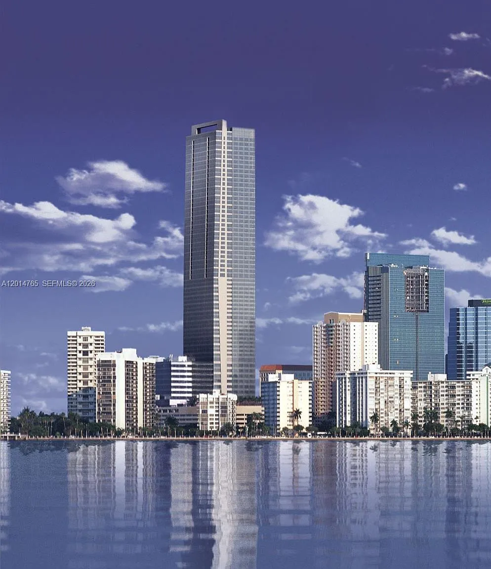 Millennium Tower Residenc — Photo 1