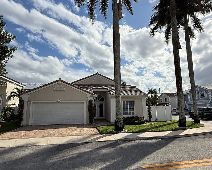14200 Oak Ridge Dr