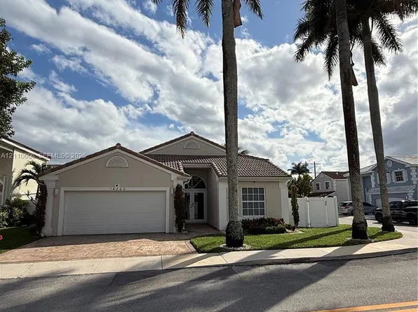 14200 Oak Ridge Dr, Davie, FL 33325