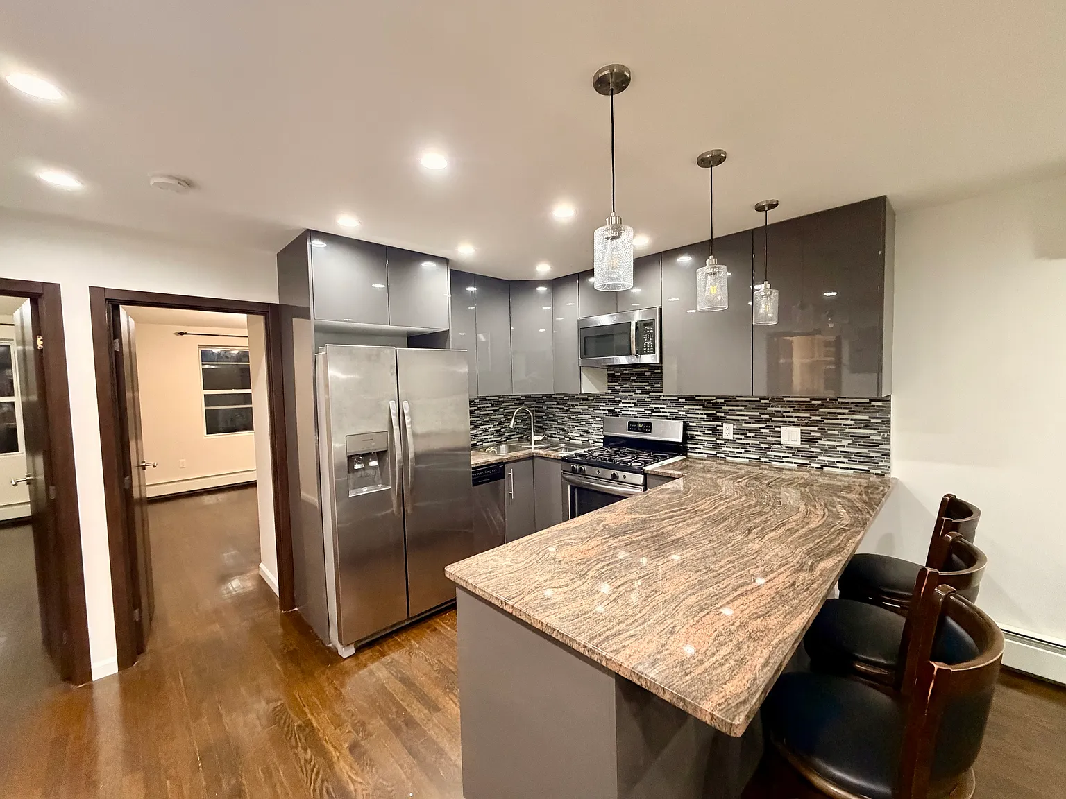 3 bed, $3,500 — Photo 2