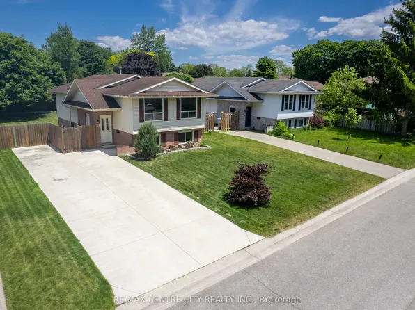 25 Pearson Ave, Strathroy Caradoc, ON N7G 3Y1