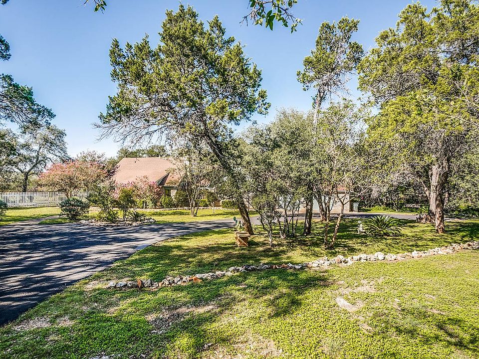 1st image of 409 Canterberry Dr