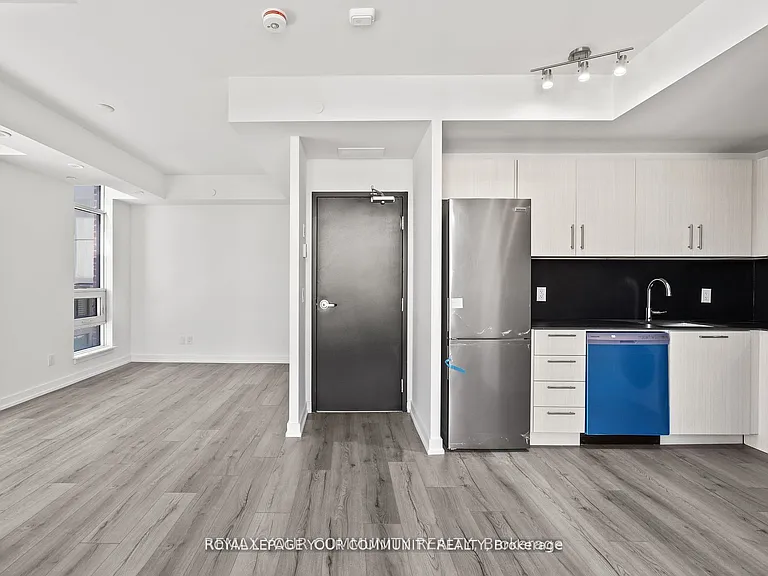851 Sheppard Ave W #11 — Photo 7