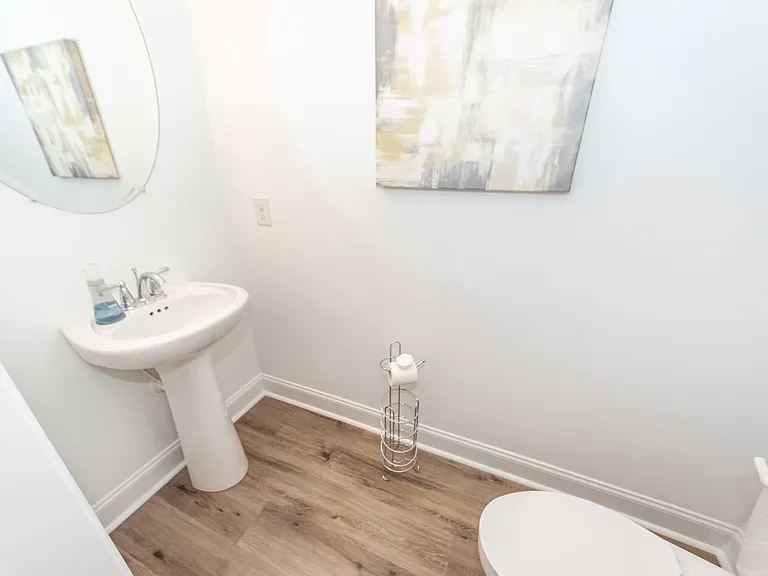 302 Twin Rivers Dr — Photo 12
