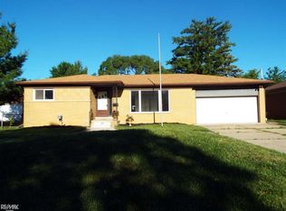 27135 Sylvan Ave, Warren, MI 48093