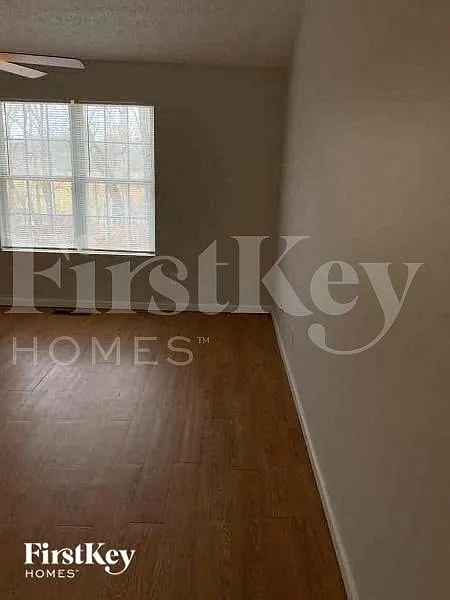 3 bed, 2.0 bath, 1520 sqft, $1,700 — Photo 4