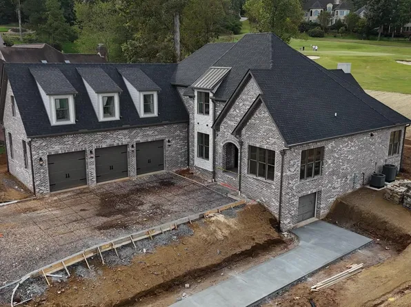 1075 Oak Chase Blvd, Lenoir City, TN 37772