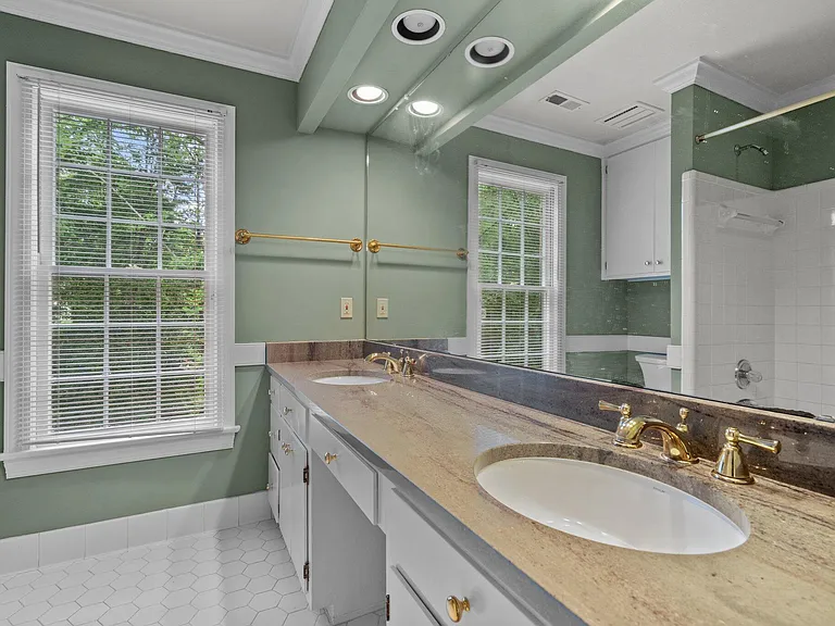 2113 Fallon Oaks Ct — Photo 15