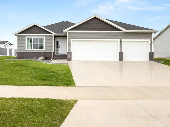 1306 22nd Ave W, West Fargo, ND 58078