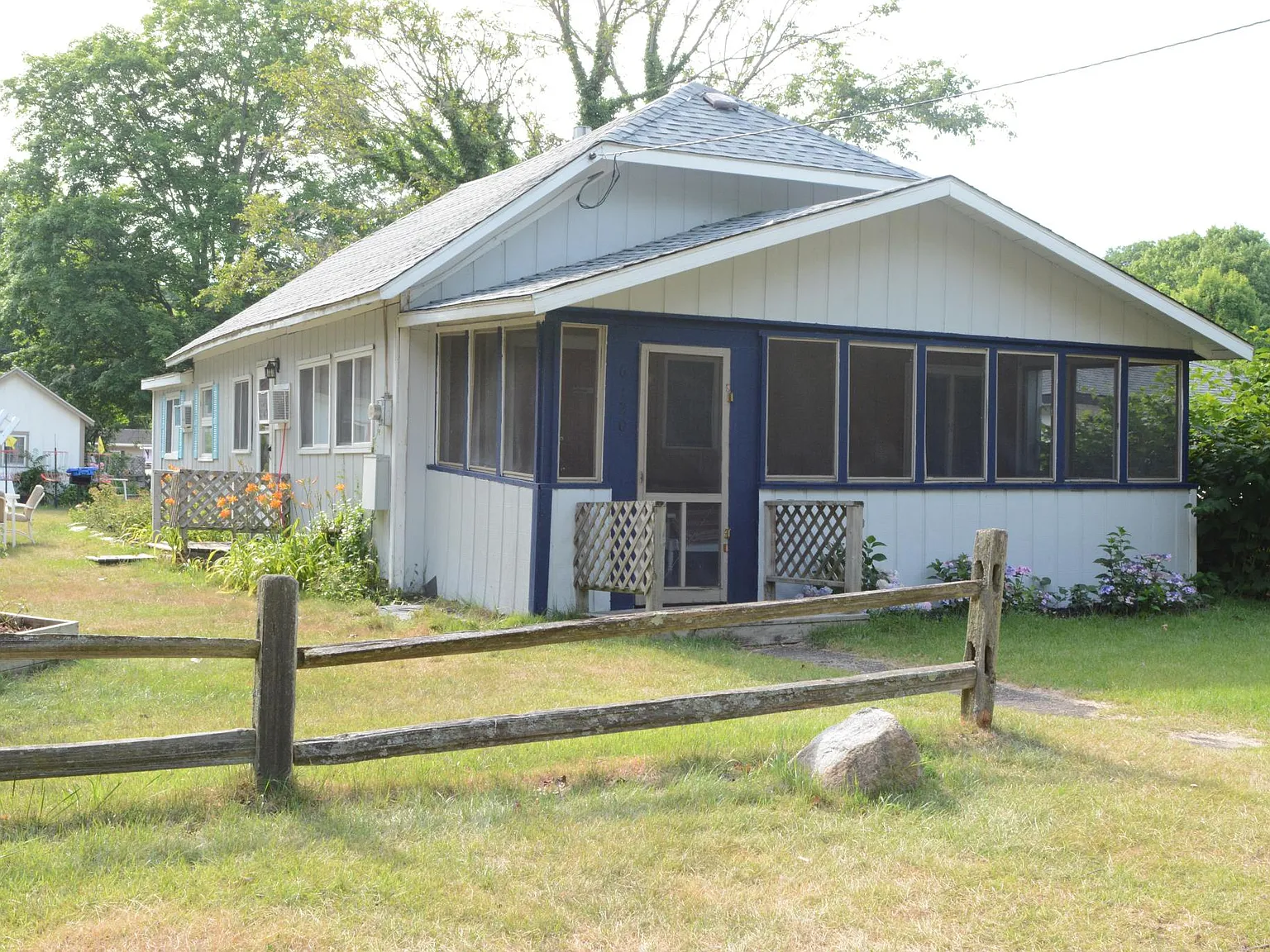 6120 Huron St — Photo 1