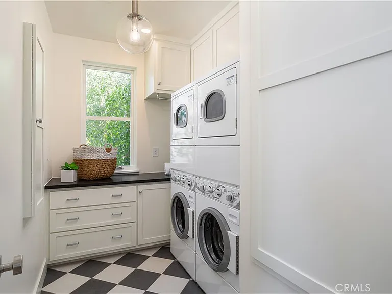 2217 Laurel Pl — Photo 20