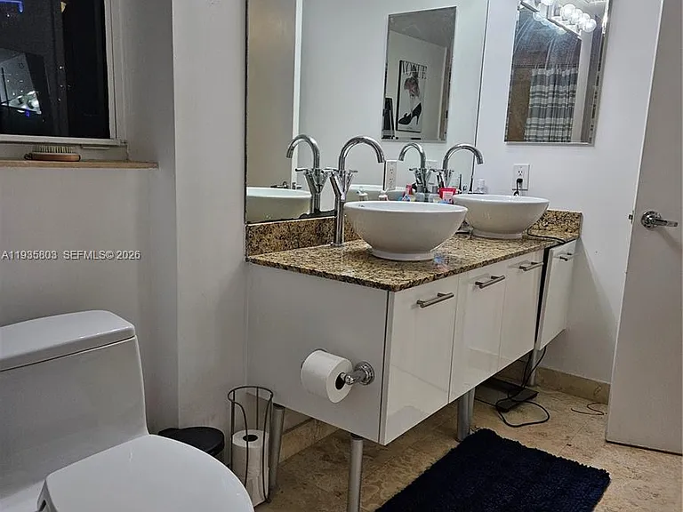 45 SE 5th St #1517 — Photo 21