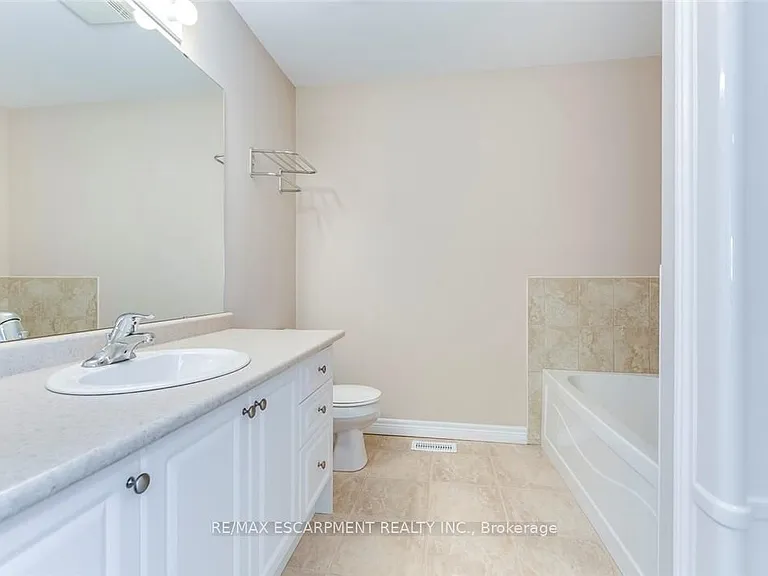 2340 Whistling Springs Cres — Photo 27