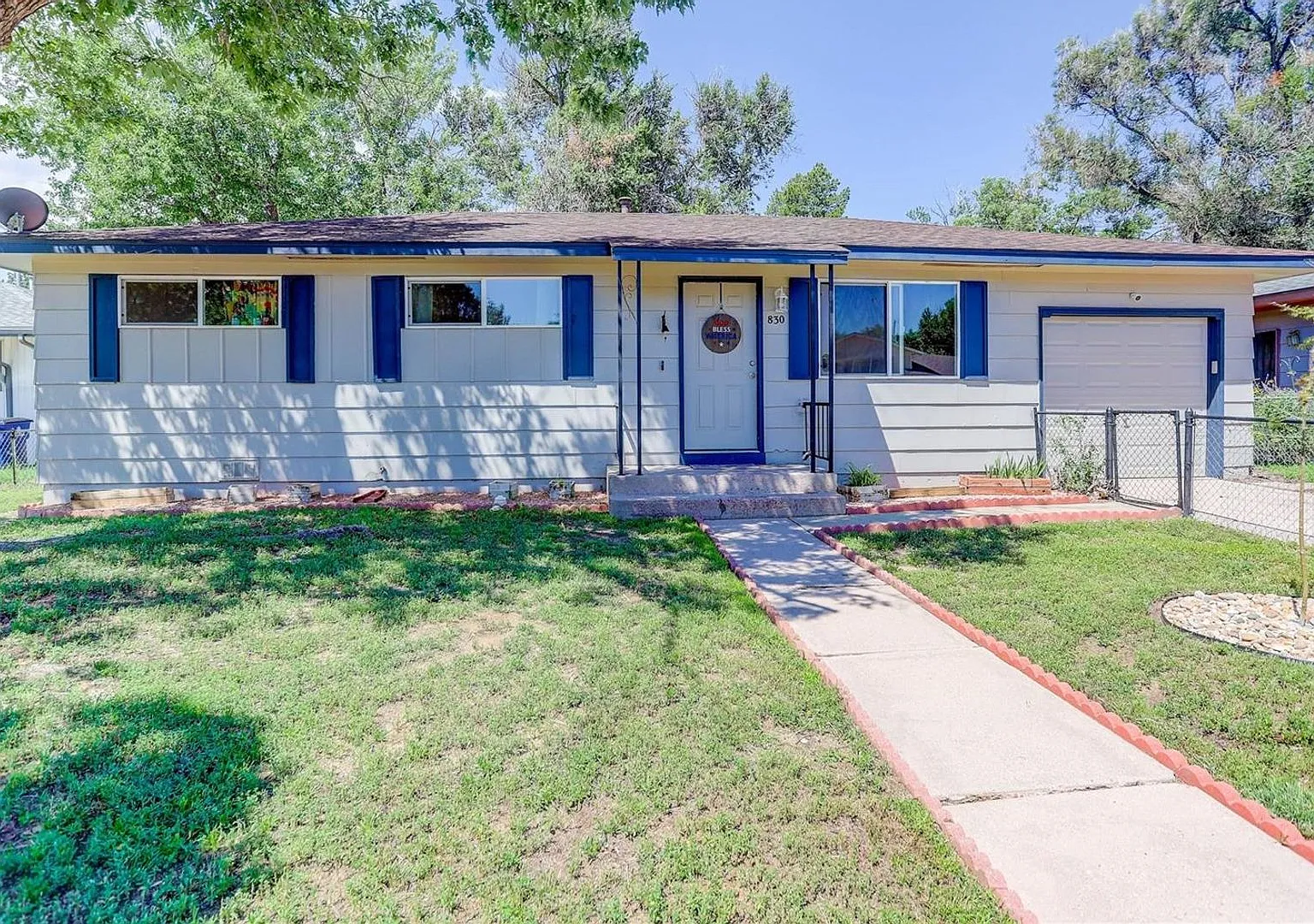 Charming 3BR/2BA Home for Rent in Pikes Peak Park!! — Photo 2