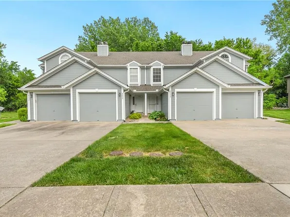 6033 Moonstone Dr, Lees Summit, MO 64064