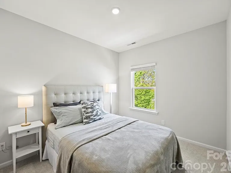 424 Catawba Ave — Photo 10