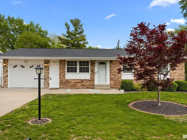 200 Bess St, Washington, IL 61571