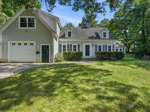 94 High St, Hingham, MA 02043