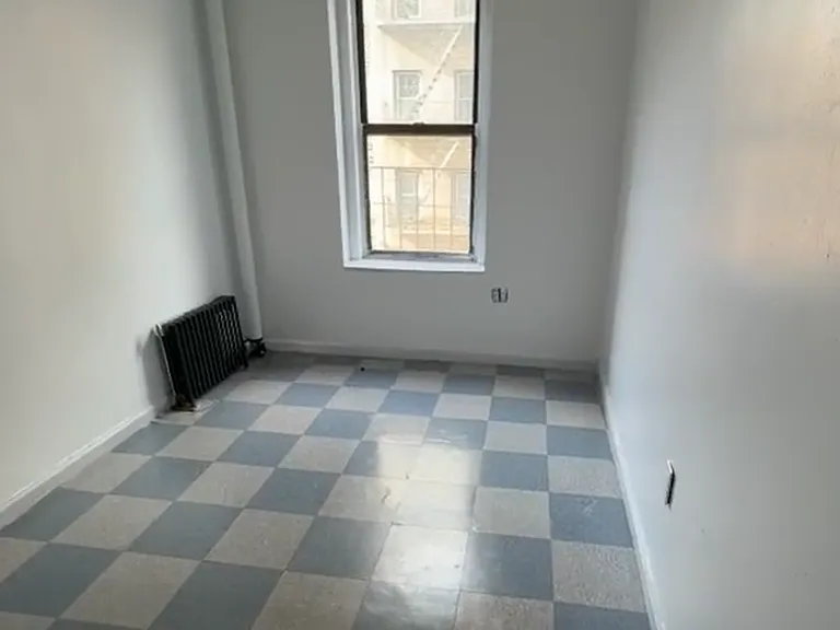 325 E 194th St #2A — Photo 2