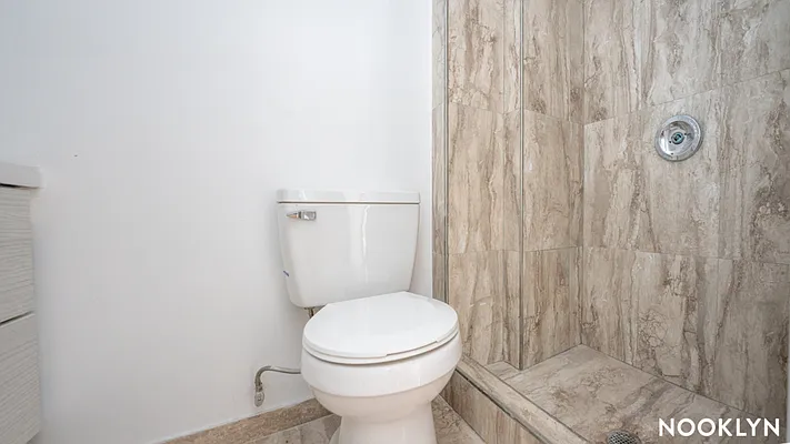 Rented by Nooklyn NYC LLC | media 31