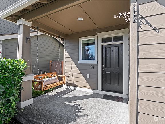 3rd image of 10204 Skyline Avenue