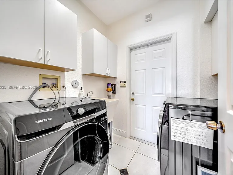 1241 S 13th Ave — Photo 34