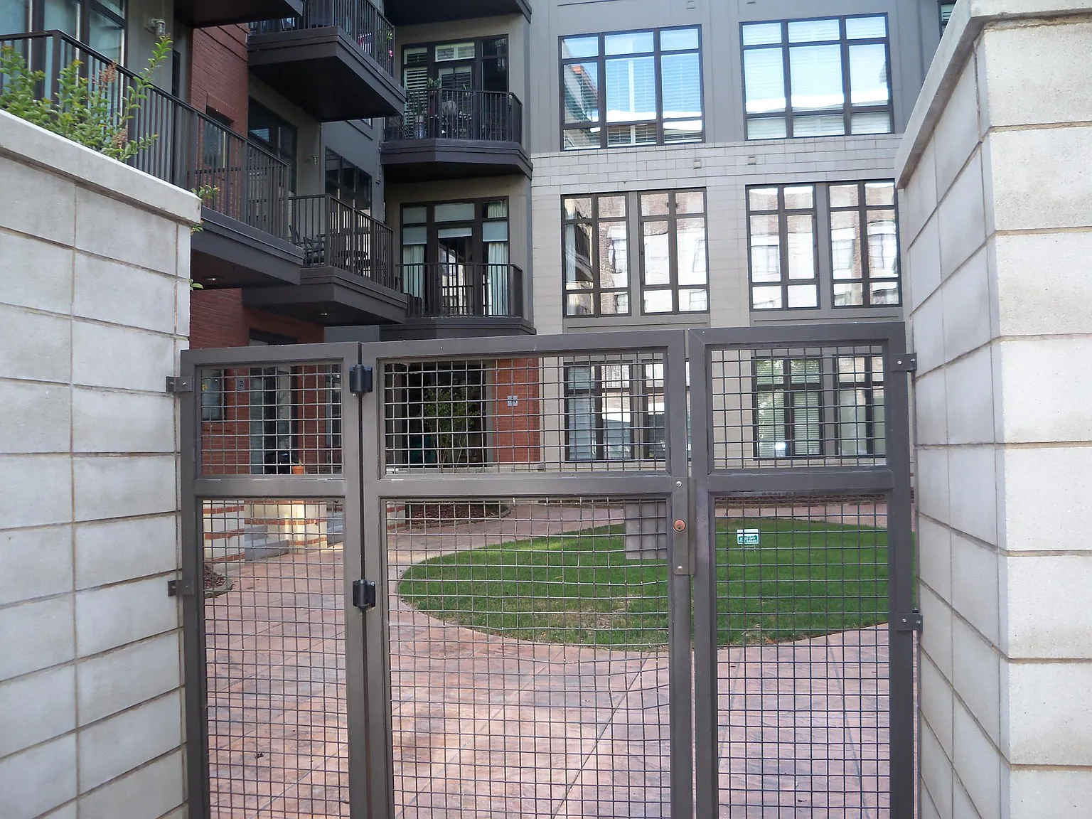 3 bed, 1773 sqft, $3,000 — Photo 2