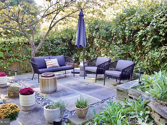 5th image of 3610 Spruell Dr